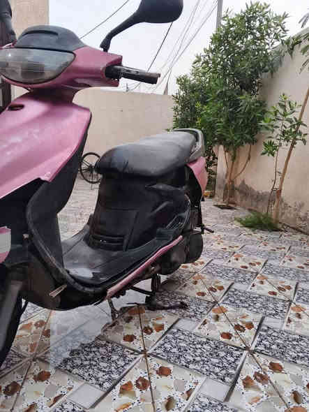 السلام عليكم دراجه فراشه للبيع
مفتوحه مره وحده قبل فتره 
الدراجه كلشي ما عوزها بس كفرات 
سرعه ومعدل فول مال جناي 
رايدها ب 325 وبيها مجال المكان 
بابل شوملي رقمي ***********
