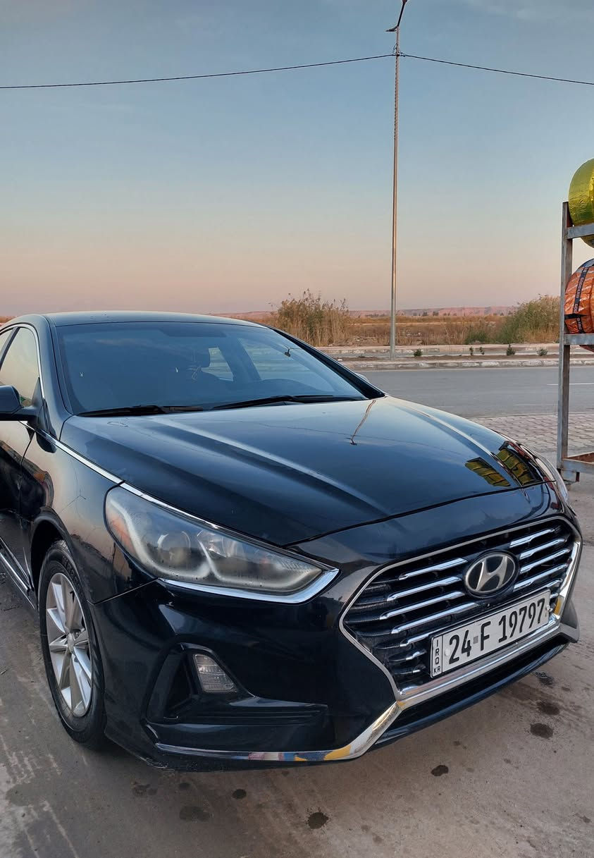 سوناتا موديل 2018 
ماشي 100 
ضرر قطعتين واكو ملاحضات بسيطه
شرط التحويل بدون دواخل 

***********
