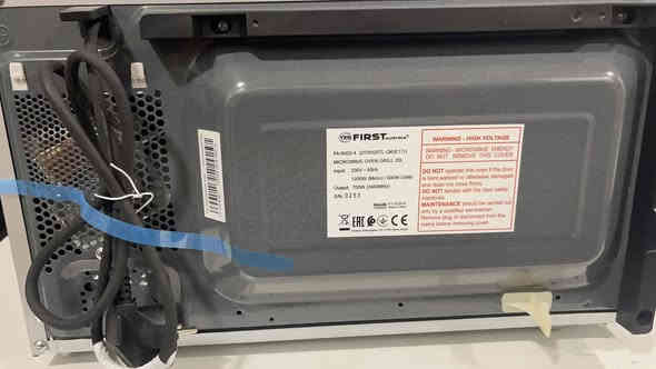 للبيع مايكروويف First Austria موديل FA-5002-4، جهاز جديد كارتون ، غير مستعمل
سعة 20 لتر، بيه شواية Grill 900 واط و ميكروويف 700 واط، ويجي بخمس مستويات تسخين، ويه تايمر، وتذويب (Defrost)،اللون سلفر او فضي والباب ستانلس ستيل شكله مرتب .

الجهاز يشتغل 100٪ وما بيه أي عيب.
يجي ويا صحنه الزجاجي وملحقاته كاملة.

السعر 90 ألف دينار – قابل للتفاوض.
الموقع: (السيديه)
لا يوجد توصيل 
استفسار ***********
