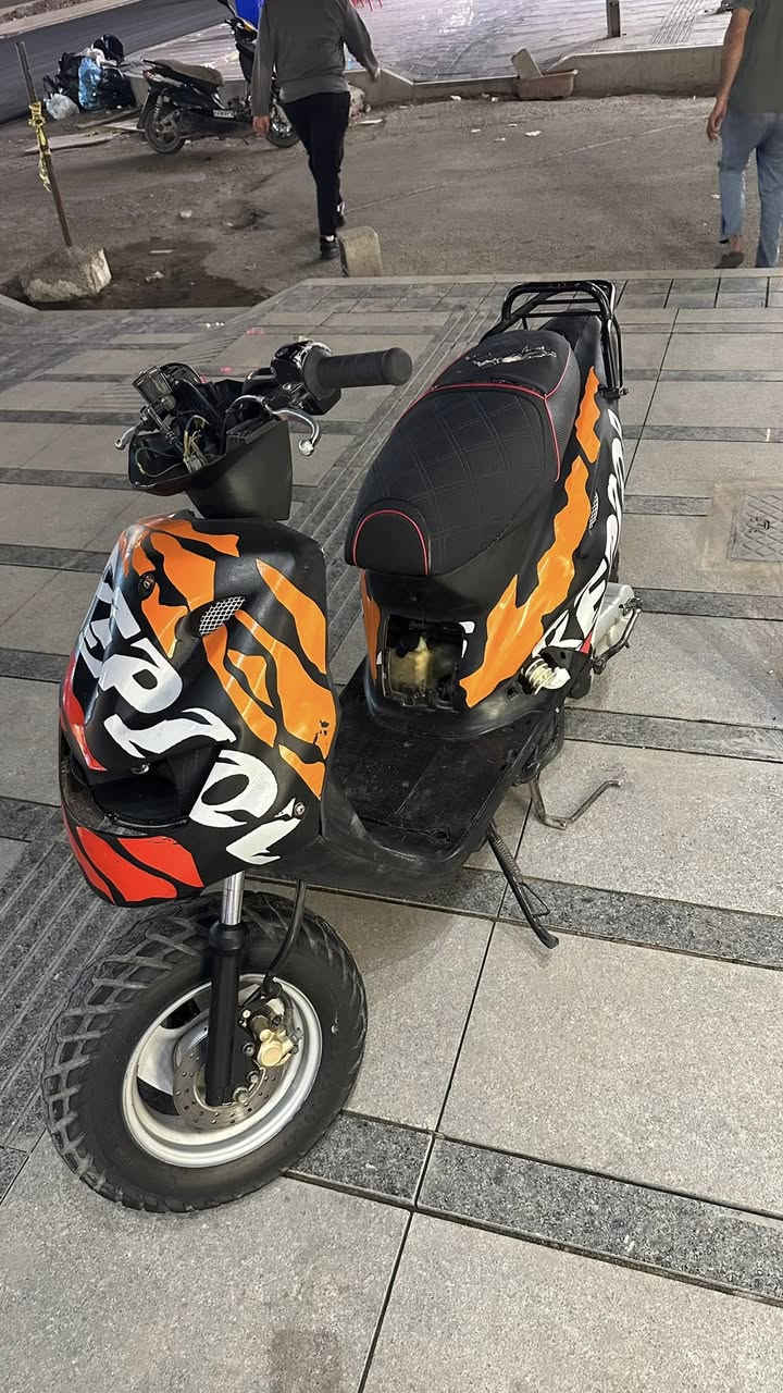 السلام عليكم
دراجه ياماها خبط سرعته 80
جبليه عايزه بس شوته 
دراجه حلوه وتايرات كبار ونضيفات 
كلشي بيه شغال 
السعر 350 وبيه مجال قليل بيع او مراوس 
***********
