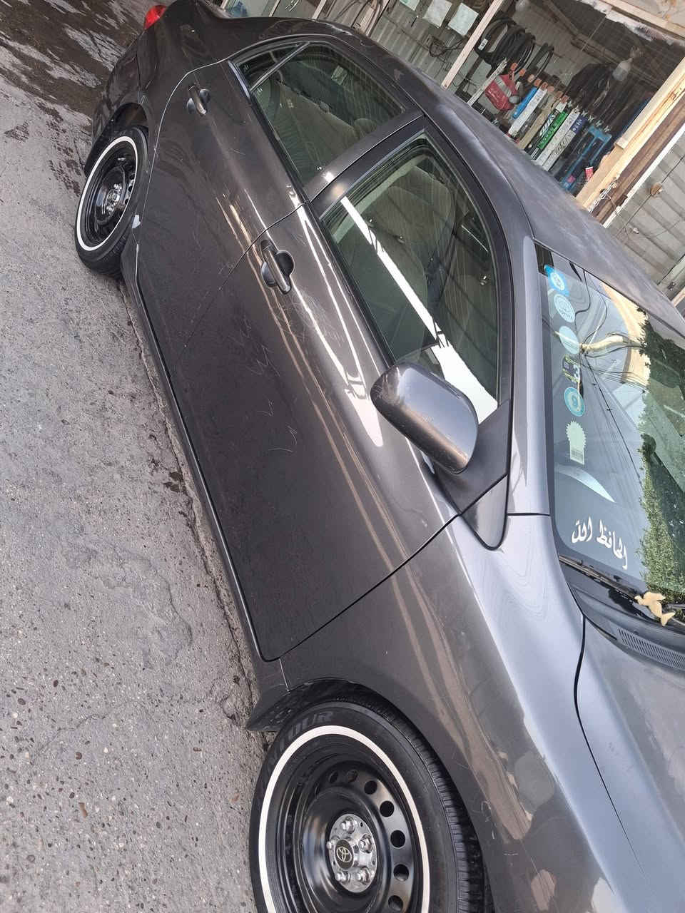 السلام عليكم ورمضان كريم 
كورلا موديل ٢٠١١ وارد امريكي حادثها جاملغ خلفي وباب مبدل نفس اللون  وجاملغ امامي مال السايق  مصبوغ بدون دواخل السياره ماشيا ١٦٠ تبريد شغال وثلج ابلادي تخم تاير  المكينه بيها صوت رواجز وفديو موضح كلشي  مكاني حي الجهاد السعر ٩٥
***********
