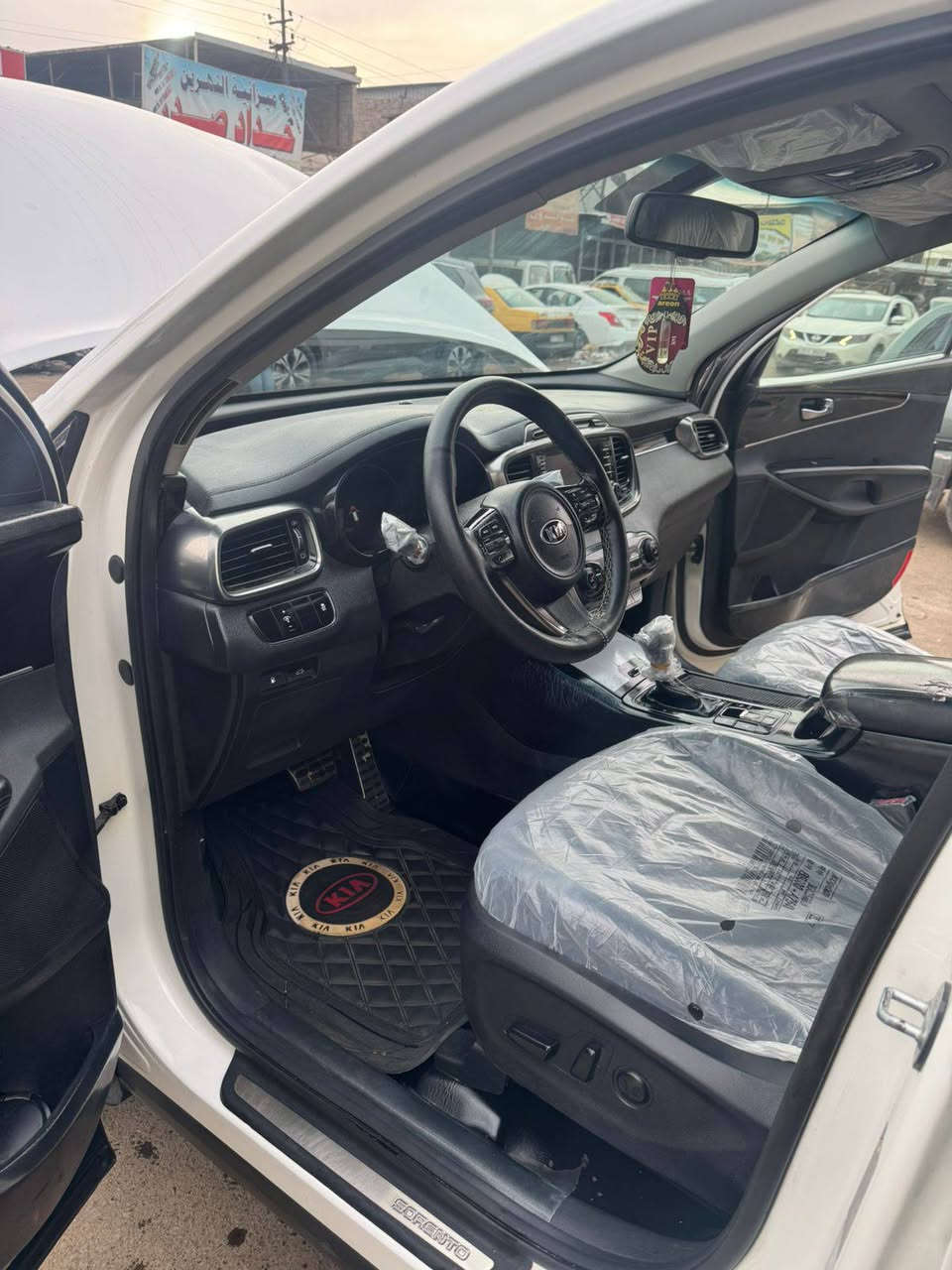 سلام عليكم سورنتو 16 فول واحد على واحد والتفاصيل بل فديو  *********** مكان بغداد البياع
