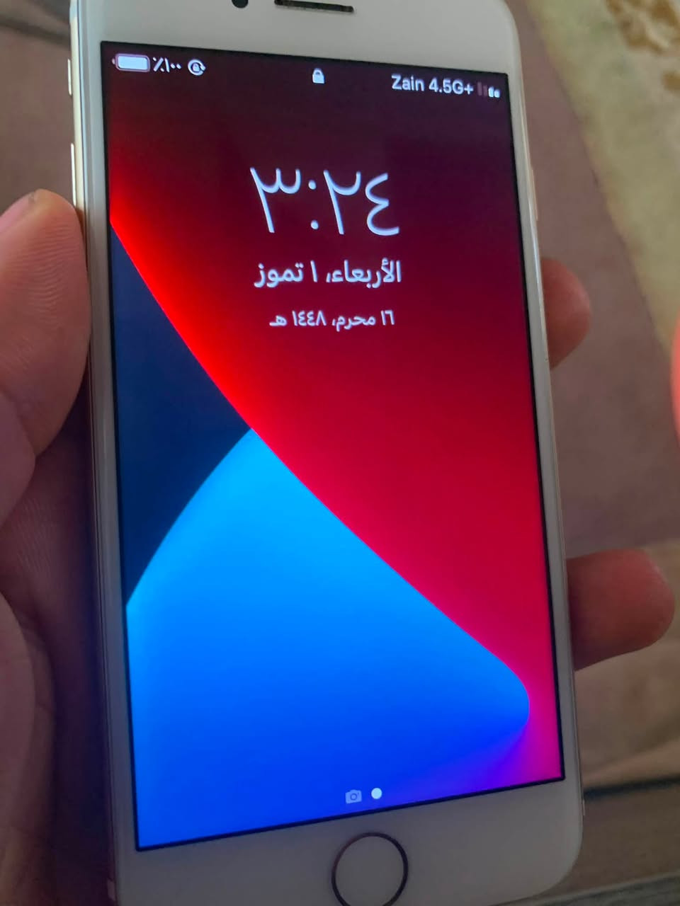آيفون ٧ نضيف 
بصمة شغالة سيم كارت شغال كامرات شغالات مابي اي خلل كلة شغال مبدل بطارية ١٠٠ 
سعره ٧٥ الف قفل 
***********
