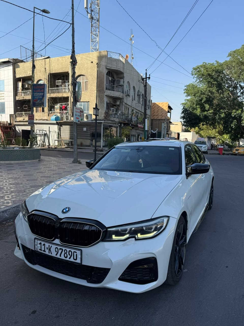 السلام عليكم 
Bmw .330e هايبرد بلكن مكينه 2000 تون بور تيربو 
اسرع من عاديه ب50 حصان 🐎 وقتصاديه 
فول مواصفات ￼￼M_pacag
فتحه 
رادار امامي 
حساس امامي خلفي
سياقه اليه
فول للاخير 
سعره 245 ورقه بيع او مراوس
(بيه صفحه صبغ حادثه تكردح فقط مو قوي ابد
للاستفسار 
*********** واتس
