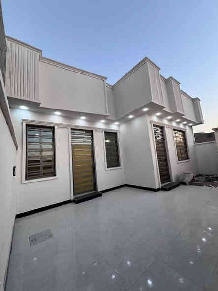 بسم الله ما شاء الله 🪬
دار سكن ( تحفة معمارية )
البناء حديث وخارطة مميزة وموقع جداً راقي
…….
#المساحة :: 200م ( 10 * 20 ) 
#العنوان :: إبي الخصيب - طريق سيد حامد 
قرب مدينة الأندلس السكنية - موقع مميز 
#طابو_صرف_زراعي_عراقي_💯💯
…….
#يحتوي :: كراج واسع أستقبال صحيات خارجية
حديقة مطبخ صالة مناور عدد 2 صحيات داخلية
غرف منام عدد 2 نظام سويت .
#كل_مايحتاجة_المشتري_من :: مغاسل - كيزر 
ماطور نظام بوستر -خزانات ماء .
……..
#الخدمات :: ماء كهرباء شارع تبليط 10م مدارس
منطقة جداً راقية والبناء منظم ومميز 
…….
شغل البيت من الدرجة الأولى #شرط_الضمان .
…….
#السعر_المطلوب ::: 115 مليون قابل للتفاوض 
…….
#للأستفسار:: أتصال - واتساب 
***********
…….
كما عودناكم على أستقبال جميع العروض العقارية
