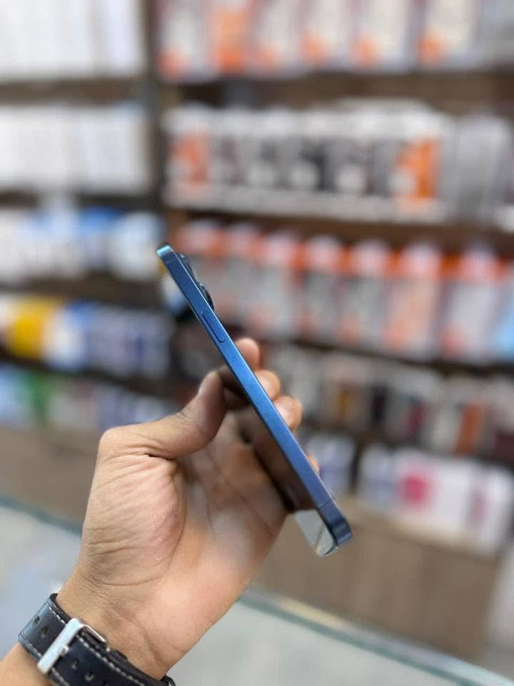 15 برو ماكس  بطاريه 87 دبل شريحه ذكرته 256 شرق اوسط نضافته 100‎% شخط ما بيه كامل مع الملحقات استخدام شخصي

سعره مليون و 50 وبيه مجال للشراي مستعجل ع بيعته

***********

— في ‏ميسان قطاع 30‏.
