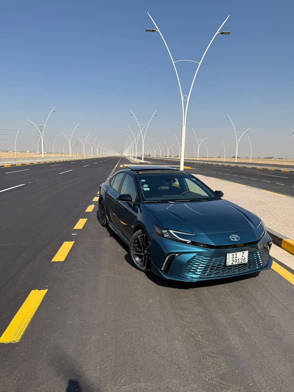 السلام عليكم كامري موديل 2025 xse فول مواصفات 1/1 ضرر قطعتين إماميه سياره جديده رقم بغداد باسمي لستفسار ***********
