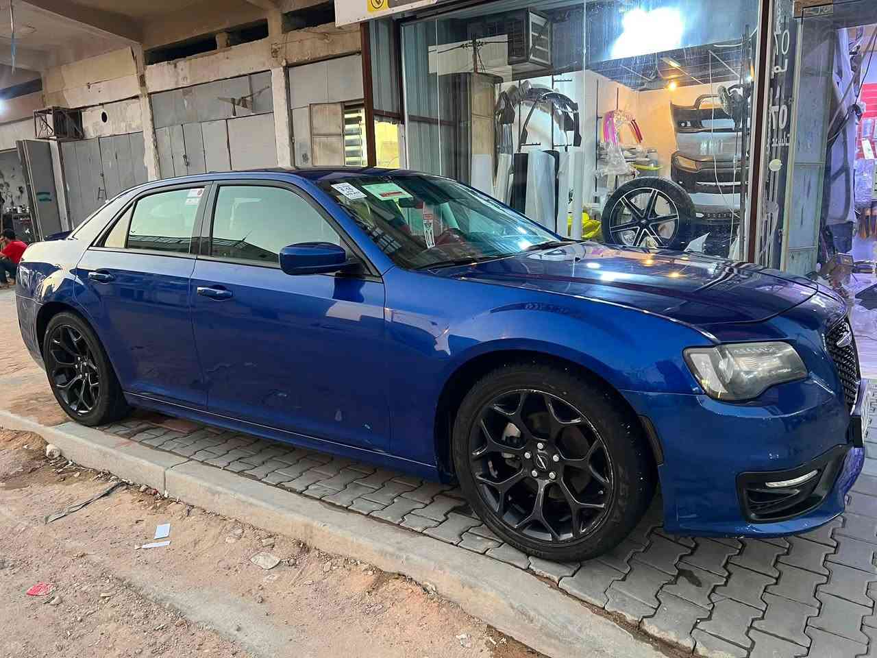 كرايسلر C300 اوباما للبيع
> الموديل : 2019
الرقم : بغداد
العداد : 100 الف
المحرك والكير : بشرط الفحص كلشي بلادي وعالفحص
المواصفات : فول مواصفات عدا البانوراما 
الضرر : بنيد فقط والداخل جديد
الملكية : باسمي تحويل مباشر ثاني يوم
السعر : 218 ورقة وبيها مجال بسيط للشراي
المكان : البصرة
للاستفسار : ***********
> السيارة كلش مرتبة ونظافة 90% جاهزة لا تصليح ولا نقص ، مال جناي رايد يتوكل
الله يبارك للمشتري

