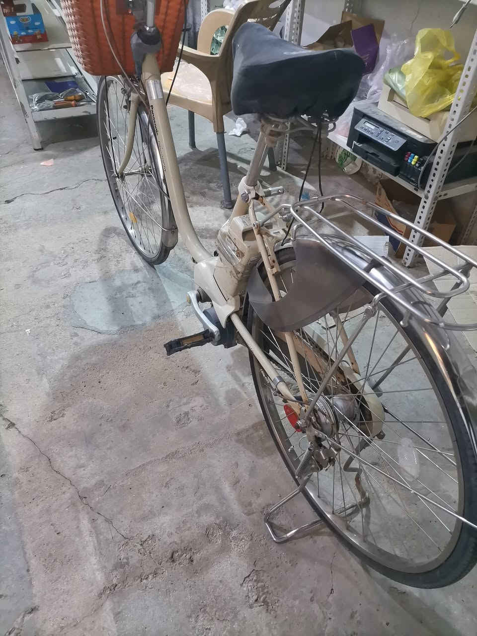 بطه ياباني حجم ٢٦ السعر كير ٣ نمر. ولايت حساس وياله سل ستيل كامل مابي نقص السعر ب١٠٠ بي مجال بسيط العنوان بغداد حي الإعلام تقاطع درويش ***********
