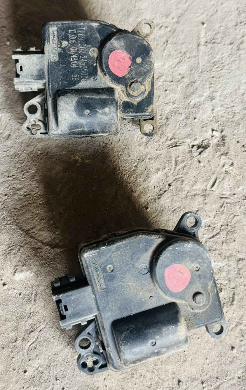 سلام عليكم
اغراض جيب لاريدو للبيع
قيم بما يرضي الله 
العنوان بغداد/الرصافة

داينمو تفصيخ 
راديتر تدفئة دشبول
ماطور بوابات
صليب ستيرن
قاعدة فيوزات
طوبة كاردن اصلية تفصيخ
ڤان دشبول
يدة گير مع قاعدة
كشن سايق ماطورات شغالة بس مساطر بيهن عواج
ماطورات كشن
تچوة كشن

للاستفسار تفضل خاص


**إذا كنت صاحب هذا الإعلان وتريد حذفه لأي سبب، رجاءا أرسل رسالة إلى الدعم الفني**