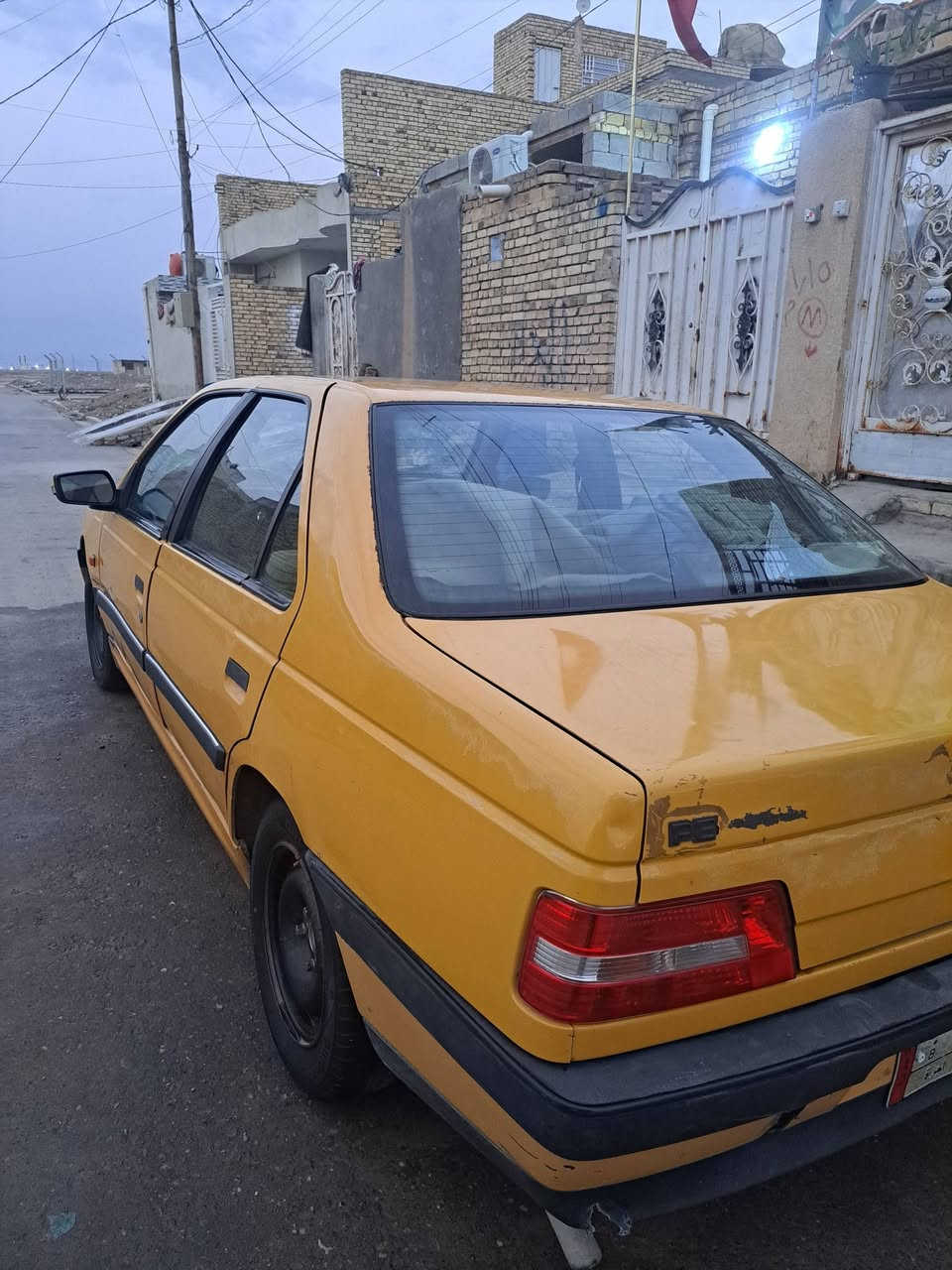 سلام عليكم بيجو 405 لبيع كير مكينة حداديه كفاله سنوية صاقطة ب17 هيئه وغرامات على المشتري مكاني ميسان سعر ٢٣ وبيه مجال ***********
