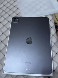 آيباد برو M4 • ١١ انش • باقي بالضمان