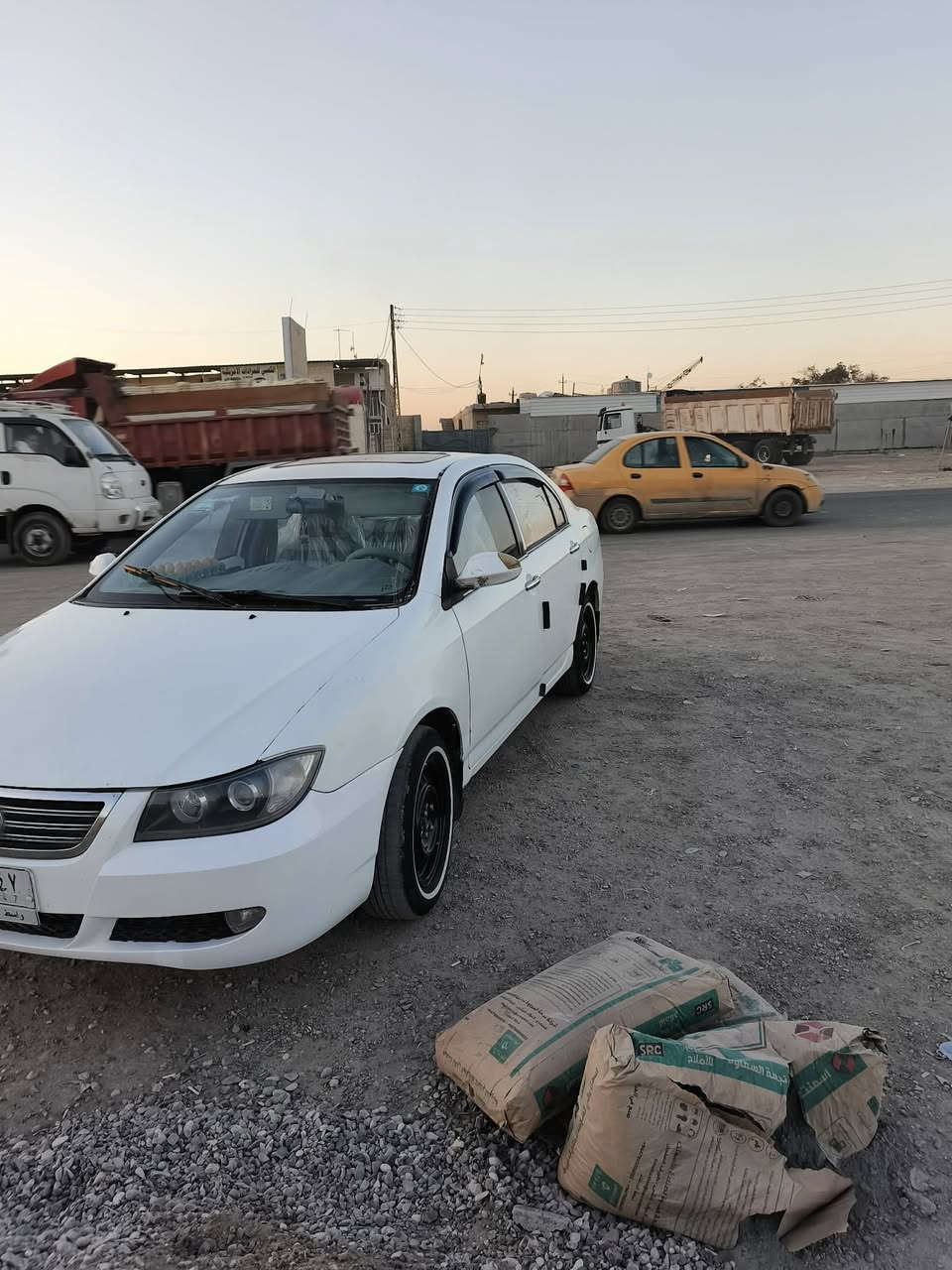 سلام عليكم سياره ليفان 620بسمي مشروع وطني رقم  واسط موديل 2011 بيه طخه بل جاملق الخلفي مكاني تقاطع تسعه نيسان قريب عل نهروان الاستفسار***********
