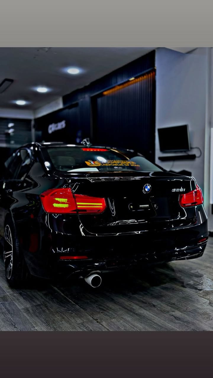 سلام عليكم
BMW سياره

مديل 2018

حجم 320i

اربعه سلندر  توين تيربو 

حادث امريكه غرق ما ويه الدوسه 

بيه باب خلفي كلير من امريكه

مواصفات 

بصمة ابواب و تشغيل

كشنات جلد 

شاشه 

عدسات لايت متحركه 

يرادله ترتيابت 

بيع او مراوس حسب القناعه

مكان السياره بغداد البنوك 

رقم صاحب السياره. ***********
