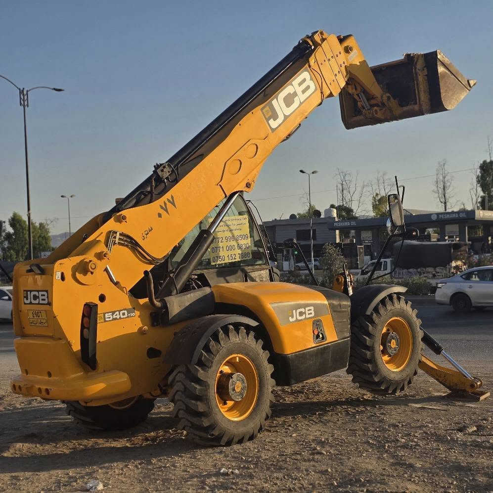 شۆفڵی jcb بۆ فرۆشتن 17 مەتر 
پاک و بێ کێشەیە و گێڕ ومەکینە و ئەکسل و کارەبایی هەمووی بە شەرتە تایەکانی تازەن و بێ خەلەلە 
بۆ زانیاری زیاتر پەیوەندی بکە بە خاوەنیەوە
***********
*********** السليمانية, العراق
