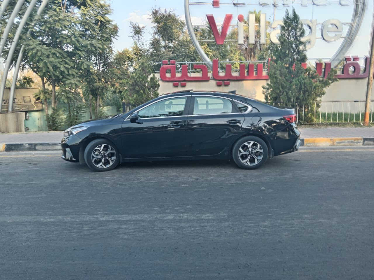 السلام عليكم:
كيا فورتي 2022
فول مواصفات عدا( بصمه)
-فتحه سقف
-كشنات امامي هيتر
-رادار امامي -جانبي-  خلفي 
-ماشيه55 الف مايل
-مرقم نينوى 
-سياره جاهزه بدون صبغ فقط صندوق مبدل نفس اللون 
والبونيد مفتوح وراجع نفسه وبيها كم مكان نصليح بارد 
باقي التفاصيل ع الرقم 
***********
