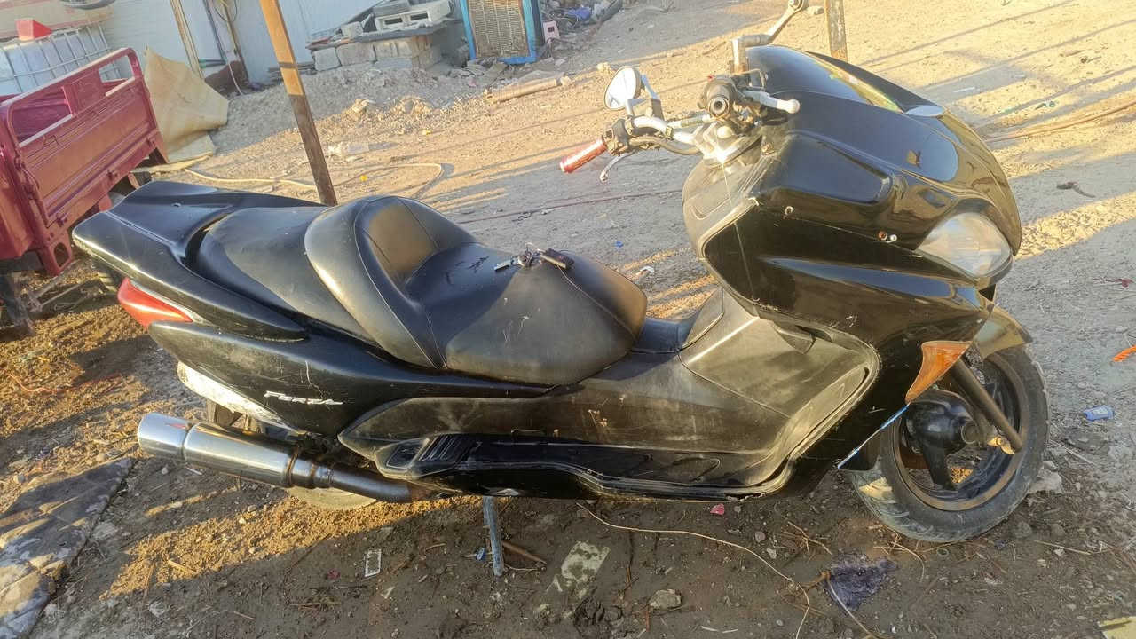 دراجة سعر950بي مجال فورزة 08  بصمة اوراق كاملة اصلي موديل 2017دراجة مزودة بجم بومةوشوتة ستيل وصالنصة وسبايدر مكينة مكفولة خرسة شلعة معدل  130 مكاني بغداد سبع البور ***********كورك بي واتساب ***********
