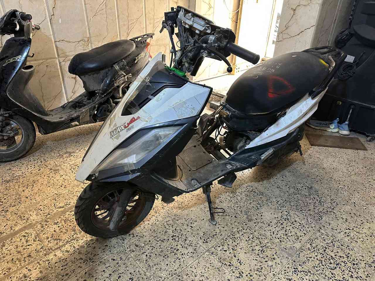 للبيع للبيع
العصفوريه ٦٠عوزهه تنضيف كابريتر  سعره ١٥٠

البيضه ١٢٠ شغاله وتمشي  سعرهه ١٧٥

بغداد الطوبجي 
***********
