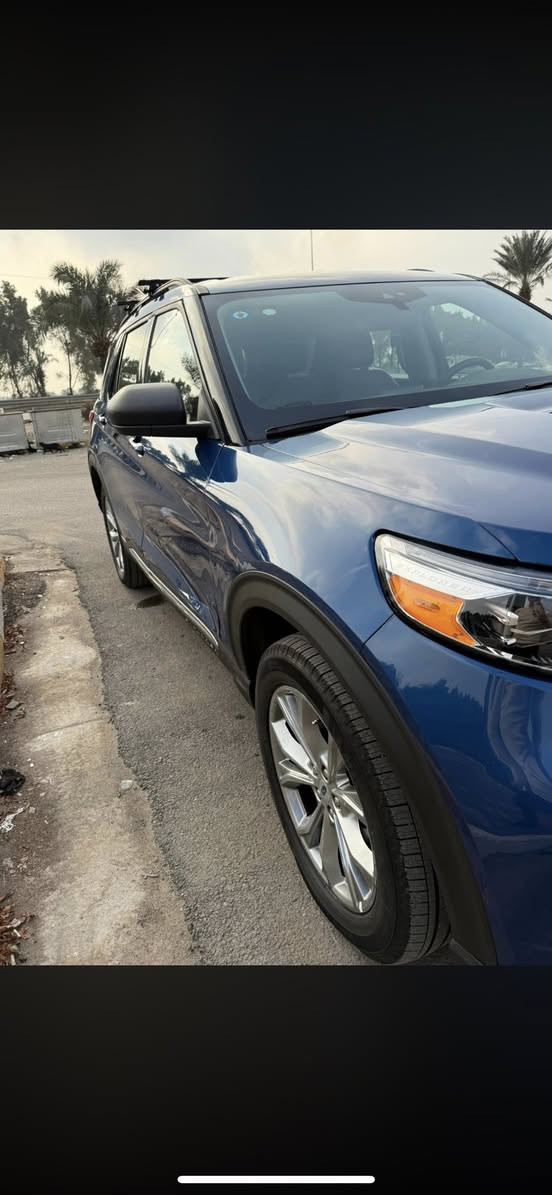 السلام عليكم فورد اكسبلور فئه XLT موديل 2023 سياره كلين  مرقم بغداد
موصفات فول ما عدا البانوراما ماشيه 35الف كيلو متر سياره كامله المواصفات 
حادث السياره من امريكا شخط وبل العراق طخه بل الباب ما معدله موجوده بل الصور كفاله من الصبغ
سعر السياره 245ورقه وبيه مجال  
للتواصل ***********
