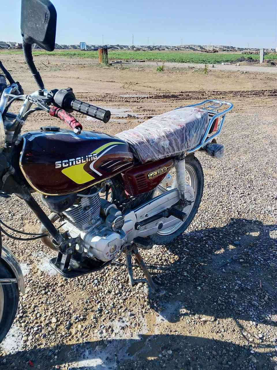 ماطور للبيع موديل 19 محدث 23 نشاط خير من الله اصبح نكره سلف كهربائيات كلها شغاله تايرات جدد نظافه فووول الماطور انظف من اصور السعر 450 وبي مجال شي بسيط شراي خابر ***********
