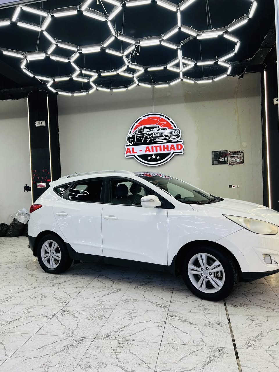 السلام عليكم توسان 
 الموديل: 2012
• المنشأ: خليجي
• الحالة: جيدة جدًا
• الصبغ: بيها قطعتين صبغ فقط بدون دواخل 
• السيارة نظيفة كير محرك ومكفولة 
• استخدام شخصي 

💰 السعر: 133ورقه 
📍 الموقع: بغداد العامرية
📞 الاتصال: ***********
