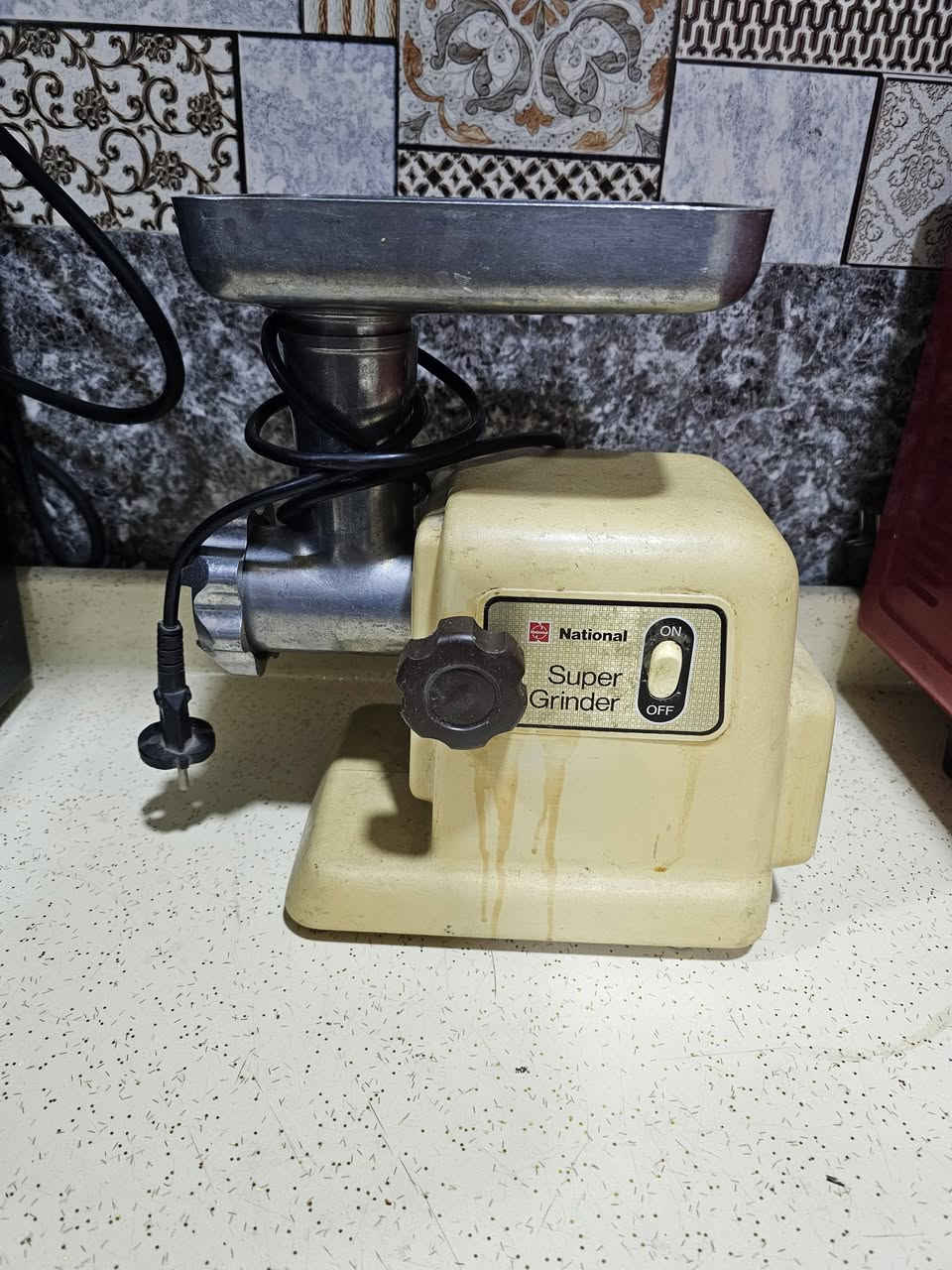 السلام عليكم
سخان ابو لارنب للبيع  نضيف جدا سعره  ١٧٥

 مثرامه اصليه شغاله كامله  سعر  ٦٠

صوبه علاء الدين انكليزي  ب٦٠

صوبه حجم كبير  نضيفه جدا  ب٧٠

مكاني بغداد البياع ***********واتساب
