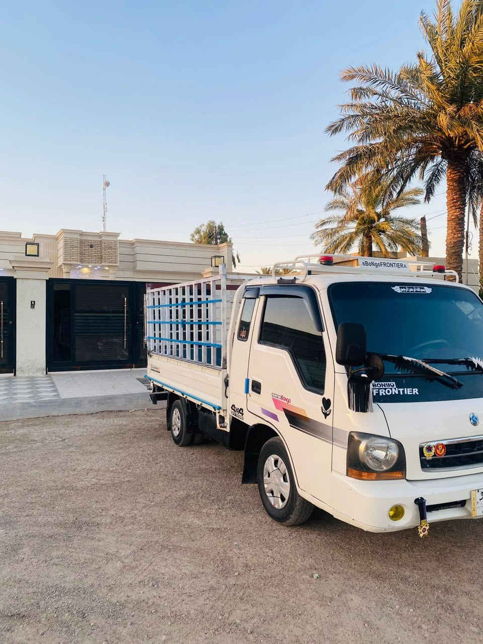 سلام عليكم لبيع ام عيون موديل 2000 رقم بغداد سنويه ال27 هزه جديد تحويل مباشر غماره ثابت مكينه كير شاصي رقم شاصي مكفول كهربائيات كله شغاله صدر جديد دوشمه جديد المكان التاجي لاتصال ***********
