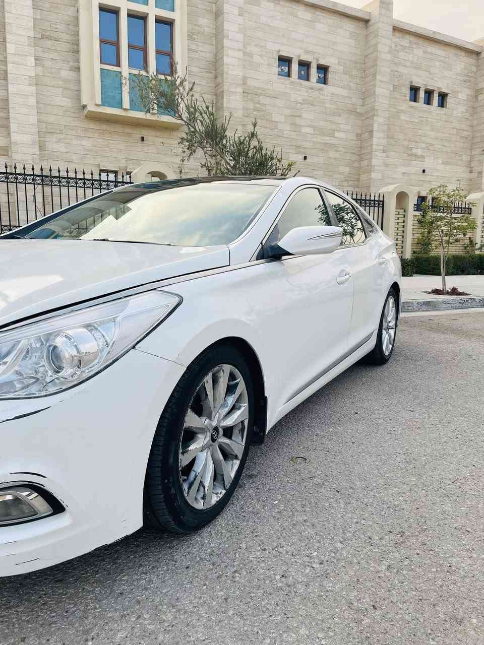 بسعر البلاش و ماكو هذا السعر بالسوك كله
كل التفاصيل مذكورة بالمنشور وتدلل❤️

للبيع والمراوس رقم بغداد دولي
_______________________________
هونداي أزيرا 2014 فول مواصفات 
محرك v6 3000 (محرك  مفتوح)
_______________________________

السيارة خليجية بيها 4 قطع صبغ 
صورة السونر مرفقة وموضح بيها كلشي بأدق التفاصيل
_______________________________

كير و محرك مكفولات كفاله عامه  لا صوت رواجز ولا شي
المحرك مفتوح بدون اي عيب
_______________________________
رقم بغداد دولي مكانها كربلاء 
_______________________________
سعر السيارة:105 ورقة وبيها مجال جدا بسيط
_______________________________
مكان السيارة : 
كربلاء حي العامل المنطقه الاولى
_______________________________
للأستفسار : 
*********** متوفر واتساب
