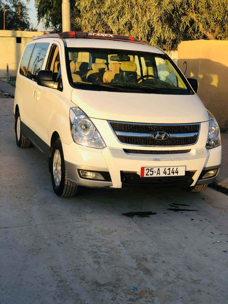 سلام عليكم استاركس 2010 للبيع رقم كركوك سياره بدون حادث بدون ضربة فقط 20 سم صبغ جامرلغ أمامي سائق محرك خيط بخار تخم امامي جديد تايرات جديد تبريد گير اكسل كله بل شرط سعر 155 ورقه وبيه مجال بسيط مكلف بل نشر رقم صاحب سياره ‏‪0773 774 4901‬‏
