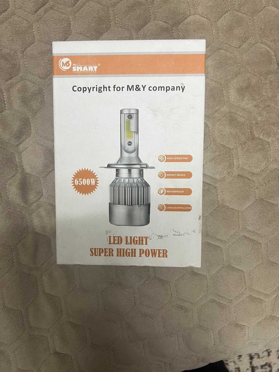 السلام عليكم 
زينون للبيع ما مستخدم
قوة 65 واط
السعر خاص 
للاتصال ***********
