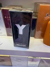 ايف سانلوران اصلي 100%. غيرمستخدم موجودة فاتورة والباتش نمبر للبيع 078...