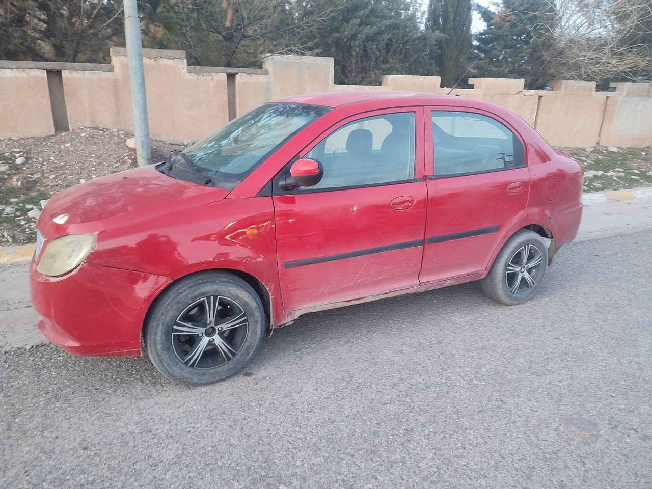 ام سیارە بۆفڕۆشت مۆدیل 2013 بێ بویاخ بێ لیداروی سعر 17 ورقە ژم *********** ***********
