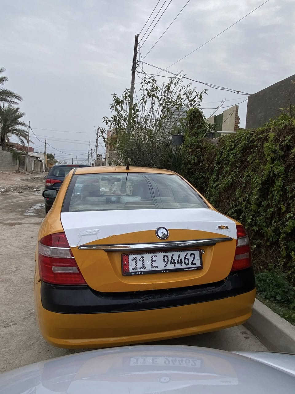 للبيع جيلي موبل ٢٠١٣ بغداد سنويه وهزه جديدة مصفره هيئه وغرانات شيطلع عليه اني ادفعهن تحويل ثاني يوم سياره  تجي وتشوف تعجبك بالعافيه عليك سعر ٣٧مكينه بيه صوت يطقات بيه بس لاتبخير ولاتنقيص مكينه تخبل بس طلع عندي صوت والبور عاطل صدرهة نص عمر 
سياره كاعده حلوه  فلوس التصليح ينزلن من سعر راسلني او اتصل بيك خير وتدلل ***********
