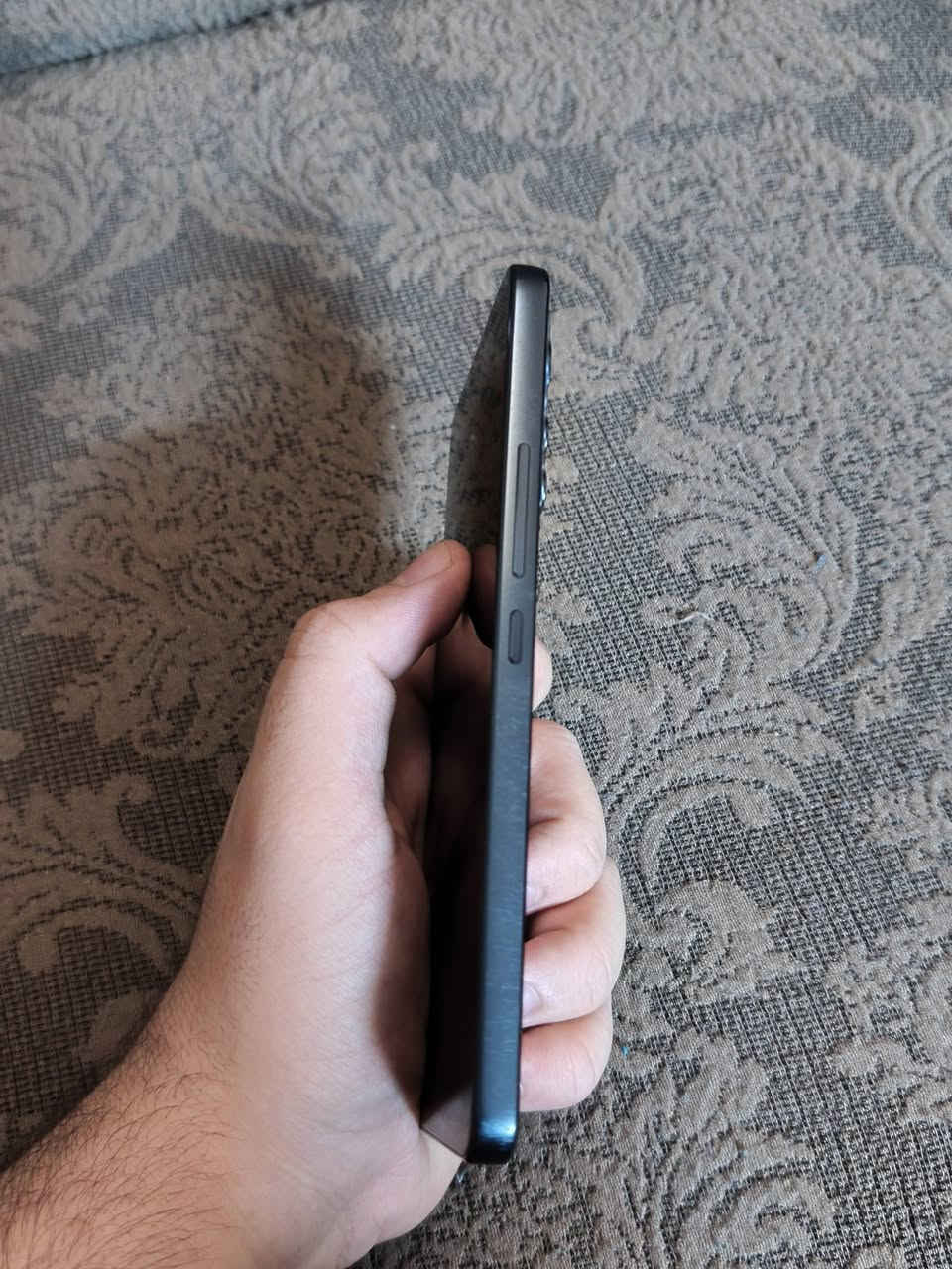 📱 للبيع – Xiaomi 12 Lite (8GB / 128GB)
للبيع Xiaomi 12 Lite بحالة جيدة.

المحتويات:

- 📦 الكارتون الأصلي موجود.
- ❌ الشاحن غير متوفر.

المواصفات:

- 🔹 الرام: 8GB
- 🔹 التخزين: 128GB
- 🔹 المعالج: Qualcomm Snapdragon 778G 5G
- 🔹 الشاشة: 6.55 إنش AMOLED بدقة FHD+ ومعدل تحديث 120Hz
- 🔹 الكاميرات الخلفية:
  - 108MP رئيسية
  - 8MP Ultra Wide
  - 2MP Macro
- 🔹 الكاميرا الأمامية: 32MP
- 🔹 البطارية: 4300mAh
- 🔹 الشحن السريع: 67W
- 🔹 بصمة مدمجة داخل الشاشة
- 🔹 سماعات ستيريو مع Dolby Atmos
- 🔹 يدعم 5G
- 🔹 يدعم NFC
- 🔹 منفذ USB Type-C

المميزات:

- ✅ شاشة AMOLED بألوان ممتازة وسلاسة 120Hz.
- ✅ أداء قوي للألعاب والاستخدام اليومي.
- ✅ كاميرا 108MP تقدم صورًا عالية الجودة.
- ✅ تصميم نحيف وخفيف الوزن.

💰 السعر: 225 ألف دينار (قابل للتفاوض بشكل بسيط).

📩 للاستفسار أو المعاينة، راسلني على الخاص أو عبر واتساب:
مكاني بغداد كرخ اولى 

***********
