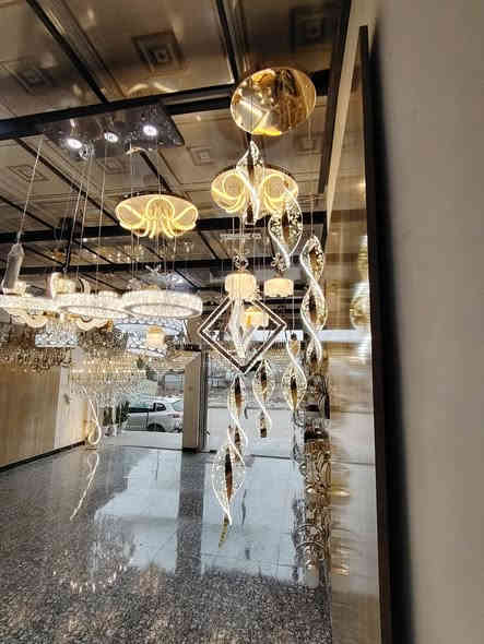 🔔⚪⚫🟤ا(اعلان) 🟠🔴🟢🔔
​"الفخامة الحقيقية هي التي تدوم.. مبارك افتتاح (مجمع الانارة الحديثة ⚡) 💎🔥
​نعلن عن فتح أبوابنا لاستقبالكم في معرضنا الجديد، موفرين لكم تشكيلة حصرية من الثريات الحديثة💎🪬  التي تجمع بين الابتكار والجودة العالية. كل قطعة في معرضنا مختارة بعناية لتناسب ذوقك الرفيع وتدوم معك طويلاً. شرفونا بزيارتكم واستفيدوا من أسعار الافتتاح🔥🔥🌹🌹🥀
الموقع: 📍[الطارمية شارع الكهرباء مجاور ابو مختار وشارع المبايلات]
الاستفسار اكثر :(***********)📞(***********)
