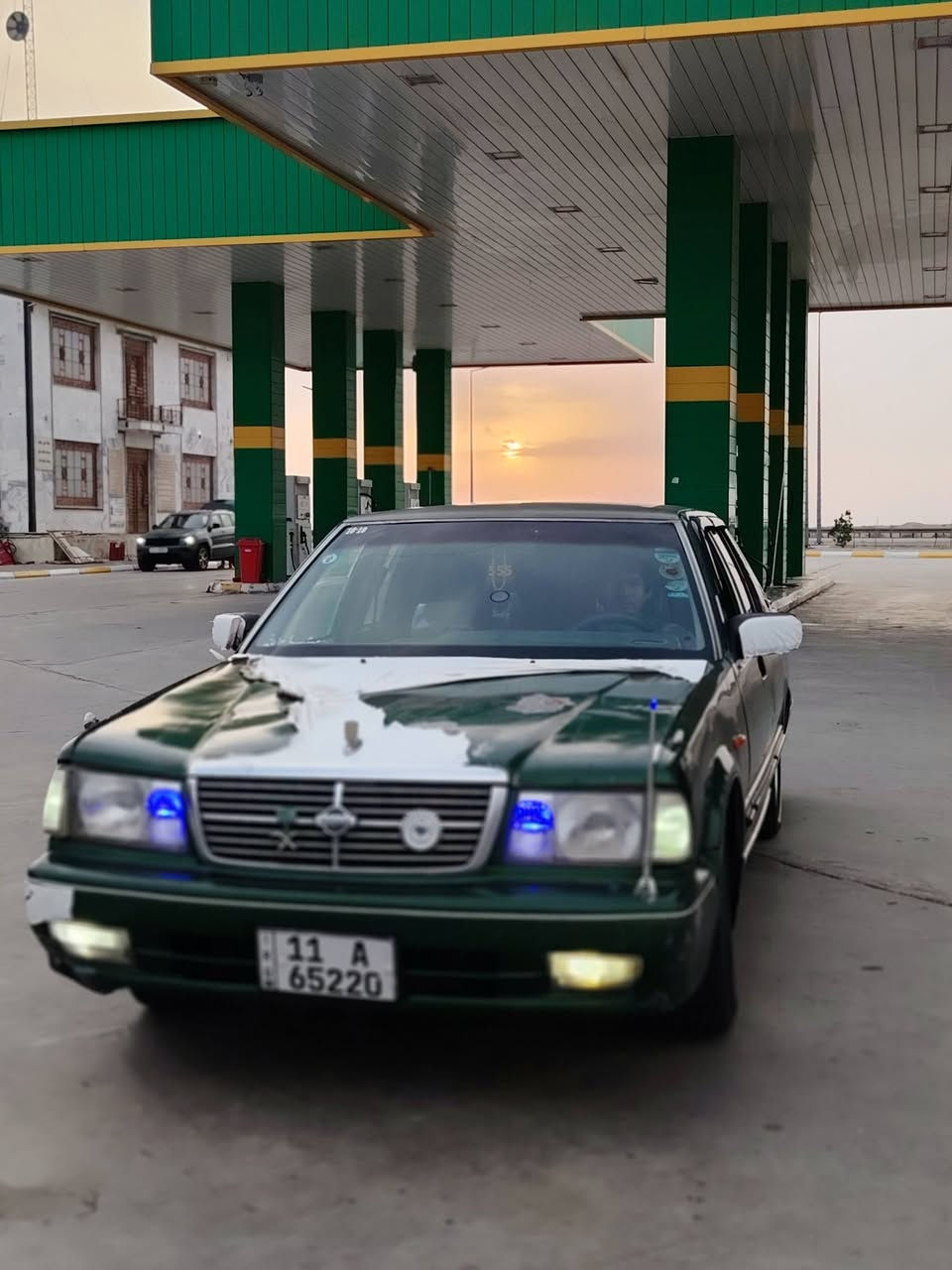 للبيع
نيسان سدرك
مديل 2001
سياره للجناي علويه مكينه 3000 مكينه كير كفاله سياره مرتبه نضيفه مميزه بيها ضربتين جها العبري جاملغ كدام وخلفي رقم انكليزي بغداد مداور ثاني يوم تخم تايرات جديد سياره عوزها سايق السعر 38 للتواصل عبر الرقم الاتي
***********
