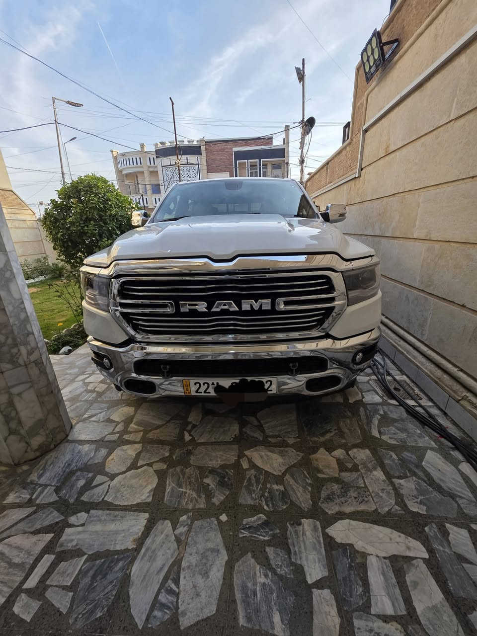 RAM 2023 بك هورن
السياره باب طويل بدي قصير رقم اربيل بسمي  بدون ايرباك  شاشه وسط مري شفط لايت لد  داخل جلد ابيض ماشيه ٤٥ الف مايل سبير منازل مكينه 8 سلندر  57000 اتوتورك نظام اقتصادي السياره جديده بمعنه الكلمه   السعر ٣٠٠ وبيه شي بسيط ***********
