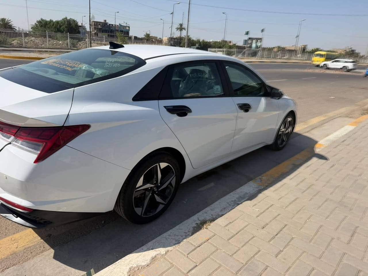 النترا وارد امريكي 2023 هايبرد  داخل رصاصي
بغداد الغزالية ***********
سيارة نضيفه حيل 
دوشمه ارضيه جلد غرفته جديده لوك 
كير اوتو بصمه تشغيل عن بعد 
سايد بريك دكمه 
ست عدسات زينون
كشن حضن .
ويلكب 17
تحكم ستيرن نورمال وسبورت
كاميرا
اشارة ترحيب
حديد سرعة
حديد مسار
رادار امامي
رادار جانبي
رادار خلفي
قيادة ذاتية
حساسات خلفي
ECO _ ضام
NORMAL _ نظام
SPORT _ نظام
حادثها  مرفوقة صور
ماشيه 78
