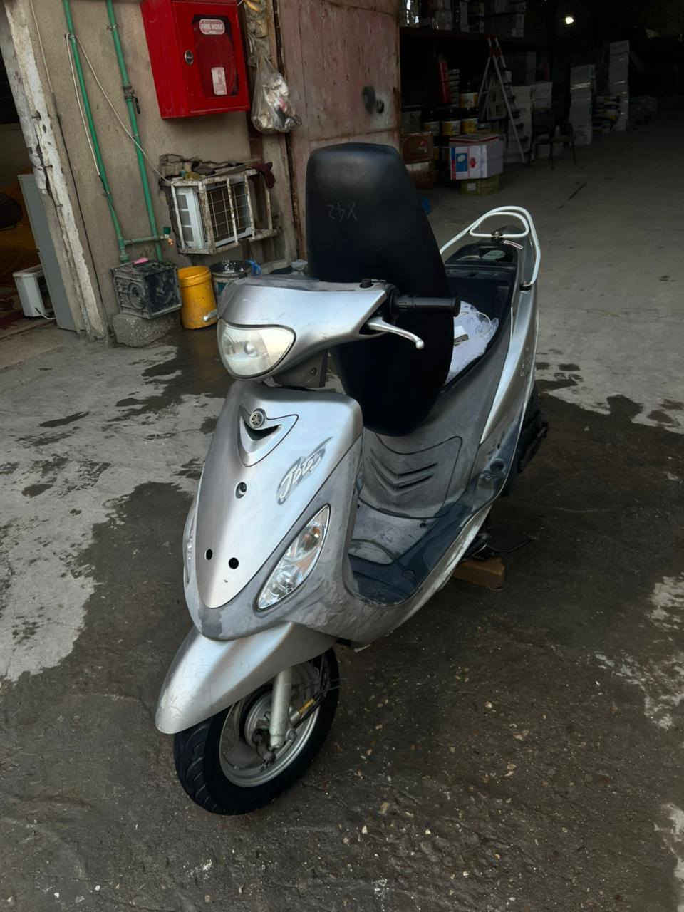 سلام عليكم
*ماكس منغولي*

*مديل 2009*

*لون رصاصي*

* ختم واحد*

*سوادات ملح*

*سويج عدد 2*

*سلف*

*هندر*

* لايت*

*اشاير*

*هون*

*فول نعومه*

*برغه مابيه نقص*

ملاحضه  نازله  صار  شهر  عنواني  ناصريه مركز
***********
