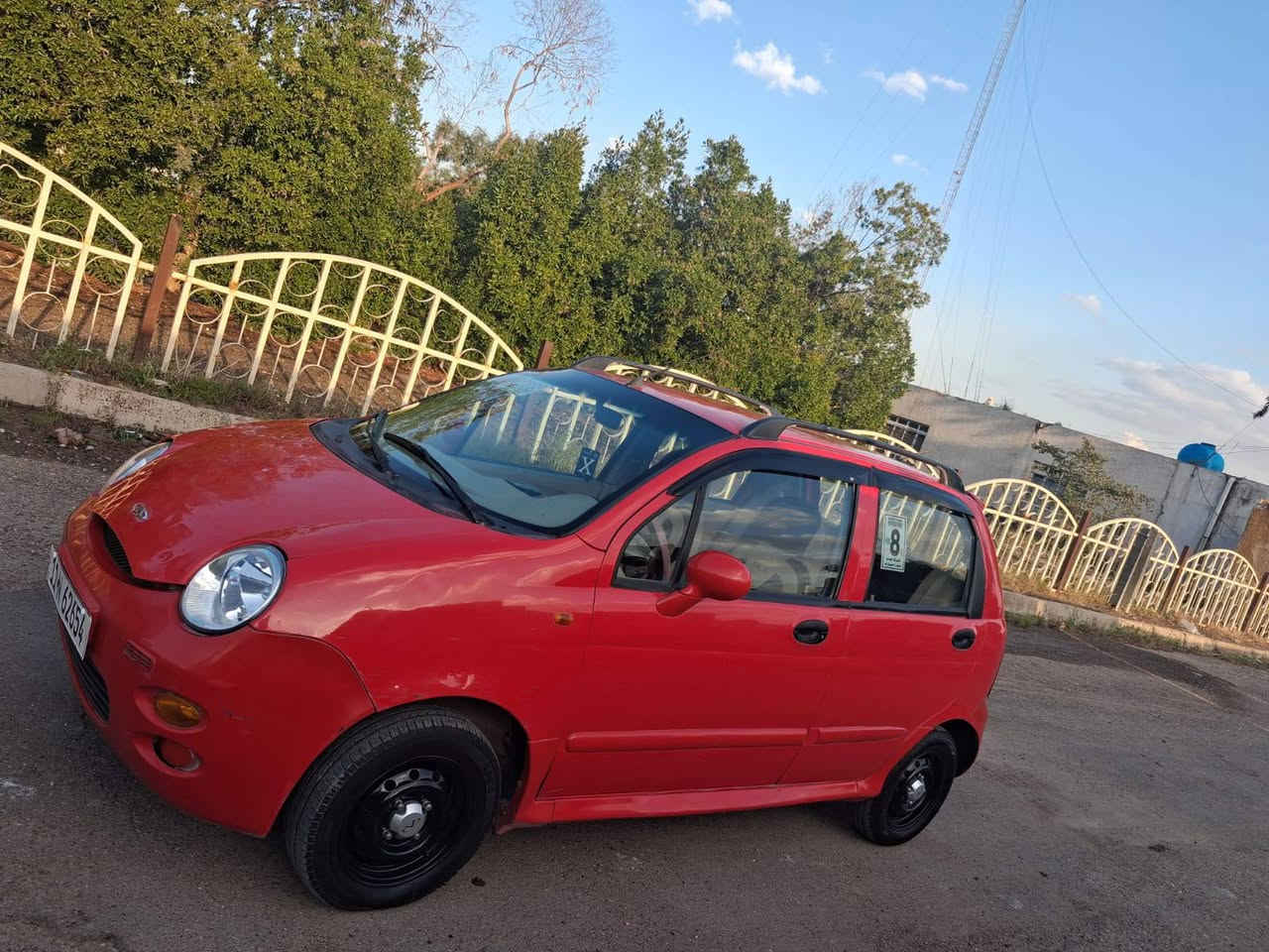 كيو كيو موديل.  2012 سياره ماشيه 55. يعني مامتعوبه حيل نظيفه مكينه  4 سندر يعني. المرغوب سياره مكفوله من اي ضرب. سياره بيه باب خلفي طخه بصيطه   كير اوتوماتيك بغداد رقم نكليزي مكاني بغداد الشعب. السعر 33 وبيه مجال بصيط سياره جاهزه من كلشي تبريد ثلج  صدر امامي خلفي جديد ***********
