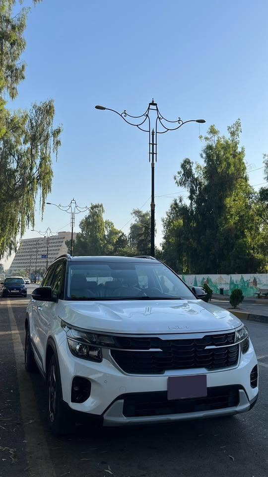 بسم الله الرحمن الرحيم
‏Kia Seltos 2024 
مواصفات N/M
السيارة مليانه مواصفات
كشنات جلد
كشنات تدفئة و تبريد
كشنات كهرب
شاشة كبيرة تدعم نظام ال car play
كاميرات 360 
حساس امامي خلفي
كاميرا امامية و خلفية
بصمة 
مودات قيادة (sport,eco ,smart,comfort)
نظام تعليق خاص بمواصفات N/M 
محركها المحرك المرغوب 2000 دوش
تبريد قطعتين
فول بنوراما
اوتو بارك
اوتو هولد
عدادات سرعة دجتال
و باقي مواصفات هواي
السيارة كلين ما بيها ولا قطعة صبغ
السيارة ماشية 40 الف كيلو
رقم السيارة اربيل
هزة و سنوية جديدة
سيارة مال شركة زيرو
مكان السيارة نينوى/ موصل
السعر 175 
لباقي التفاصيل تواصل مع الرقم
***********
