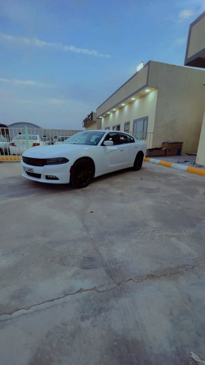 السلام عليكم جارجر sxt
موديل  2019 كندي 
اربيل سنويه جديده 
شرط التحويل 

السياره بيه حالوب قبق صنودك فقط والباقي كفاله السياره جديده مكاني البصره  
 
السعر ٢٣٠ $ 
***********
