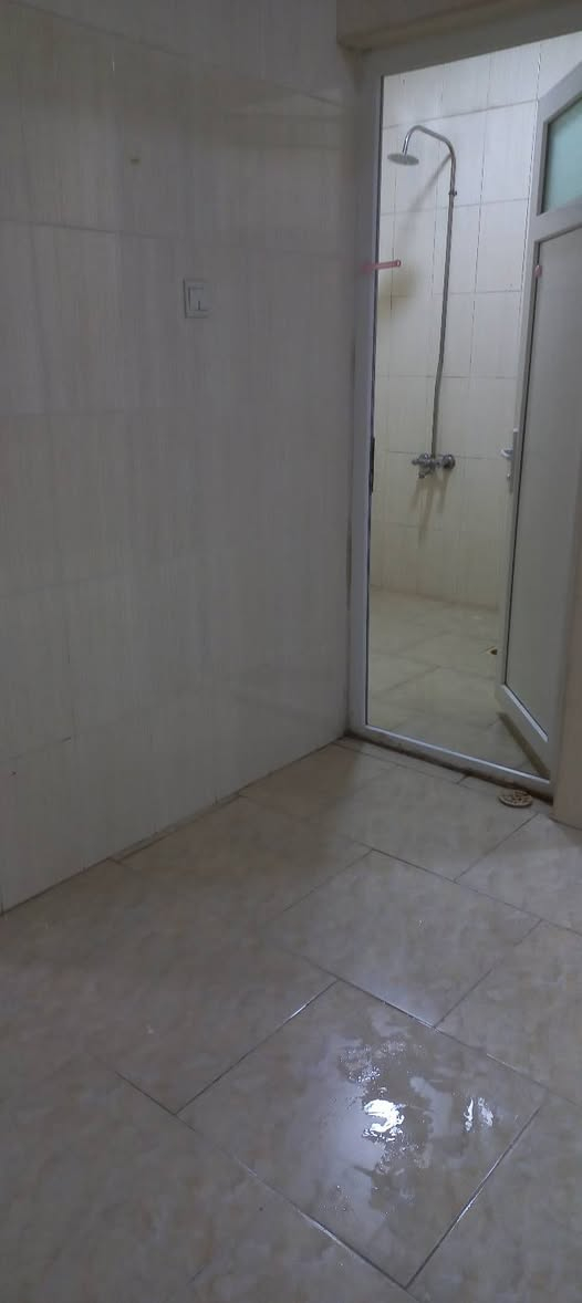شقة للايجار الطابق٢  دهوك قريب ساحة برا  ***********

