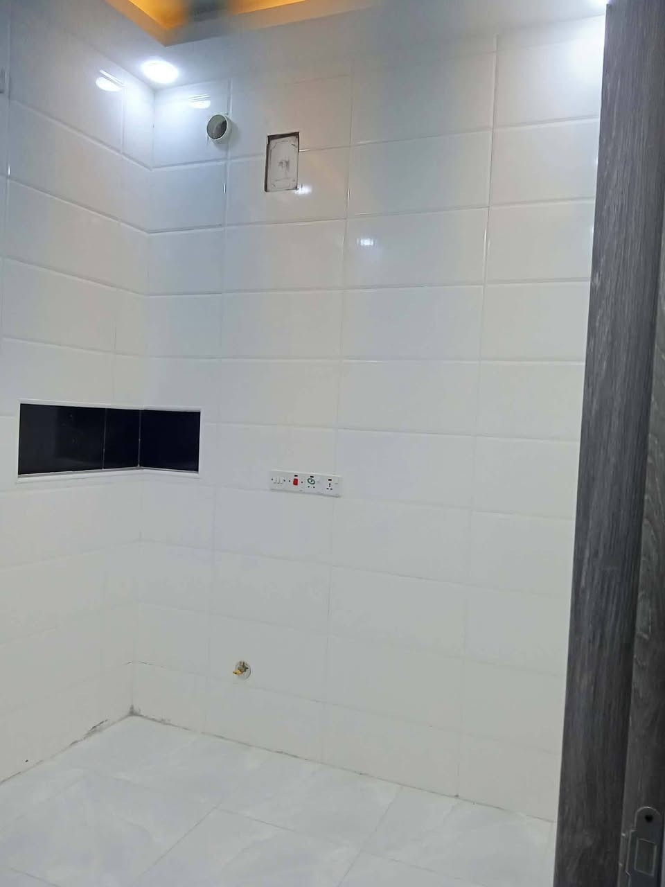 بيت في كربلاء خلف فندق البارون المساحة 66م يحتوي على 3 غرف نوم وستقبال وصالة ومطبخ والصحيات طابقين بناء درجة اولى سند 25
للأستفسارسيد احمد للتسويق العقاري *********** واتساب
