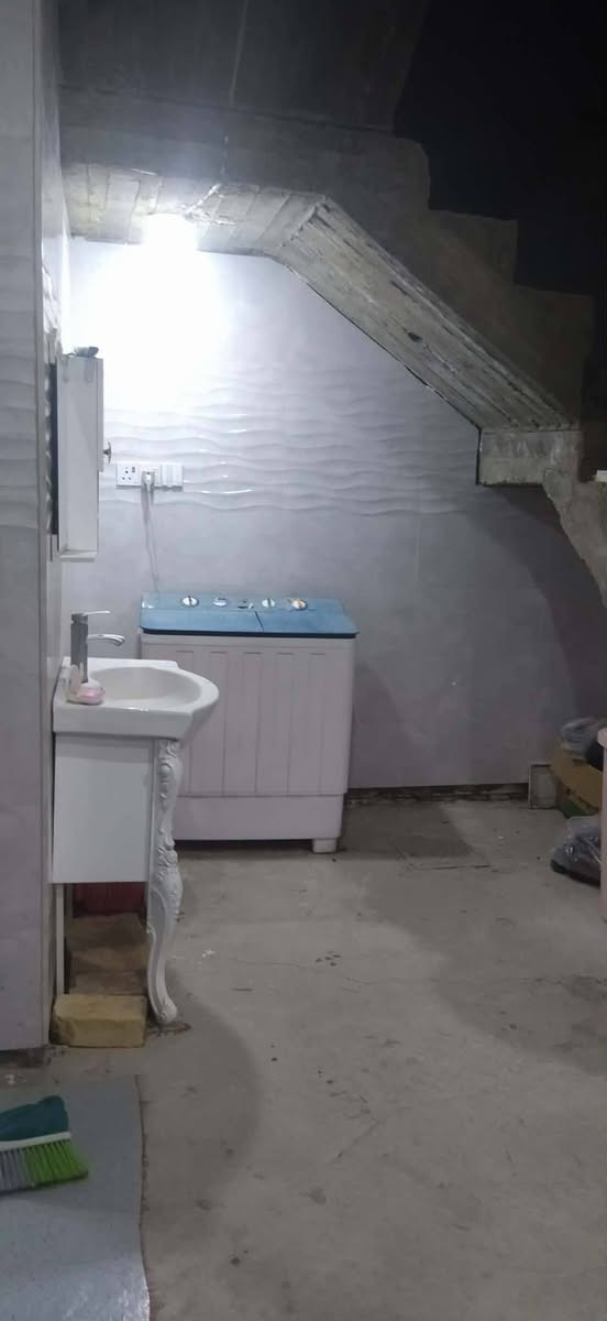 السلام عليكم بيت للبيع مساحه 140طابو زراعي سند 25 شارع 80خلف حلويات لبنان ***********
