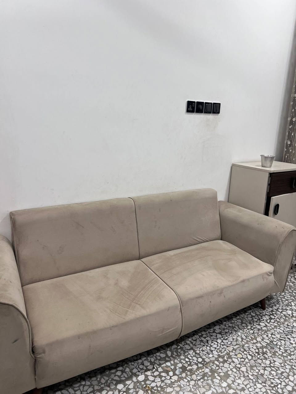 السلام عليكم ، تخم 10 مقاعد استخدام قليل سعر مناسب ***********
