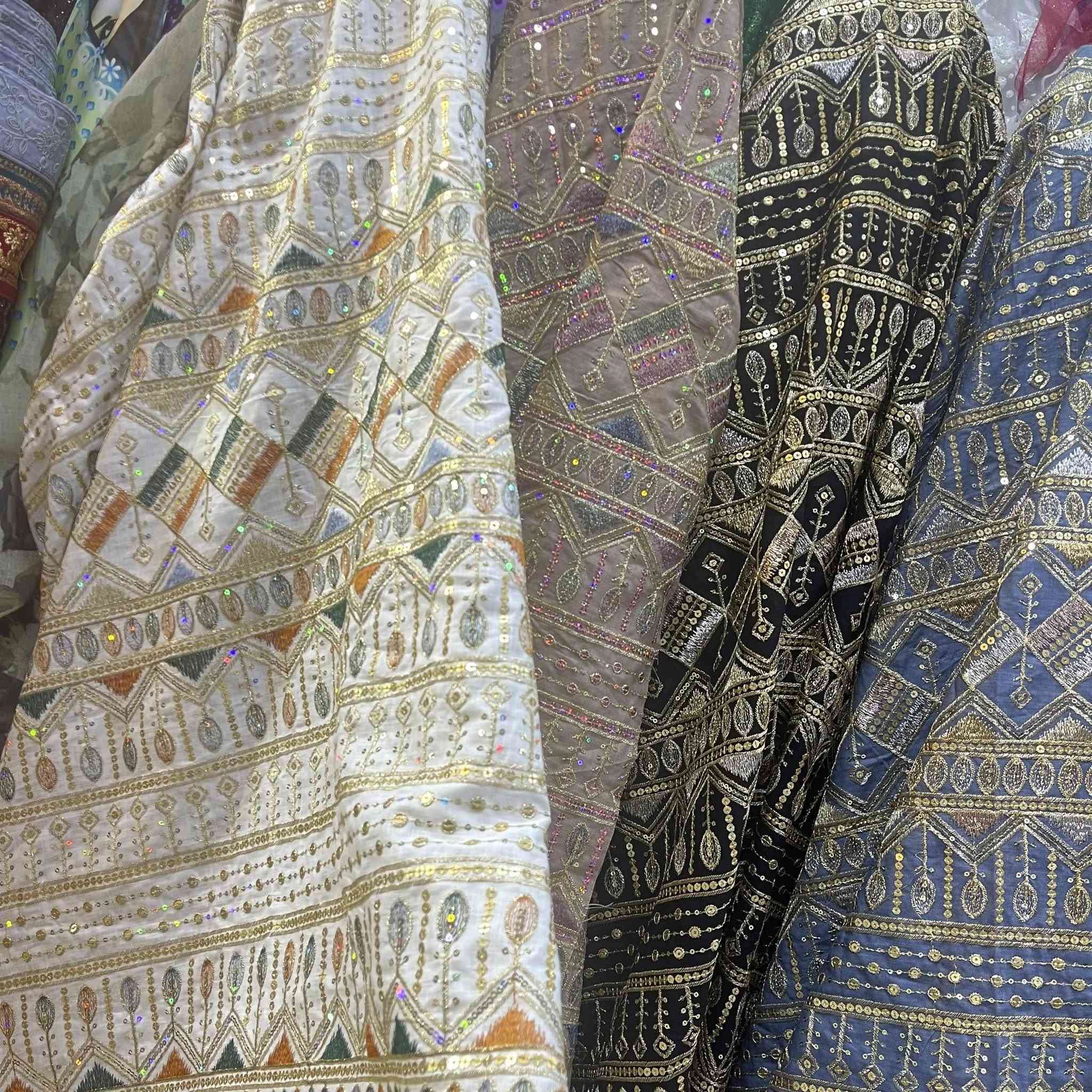 جاكار هندي 
ديالى/ المقدادية/السوك القديم
للحجز***********
