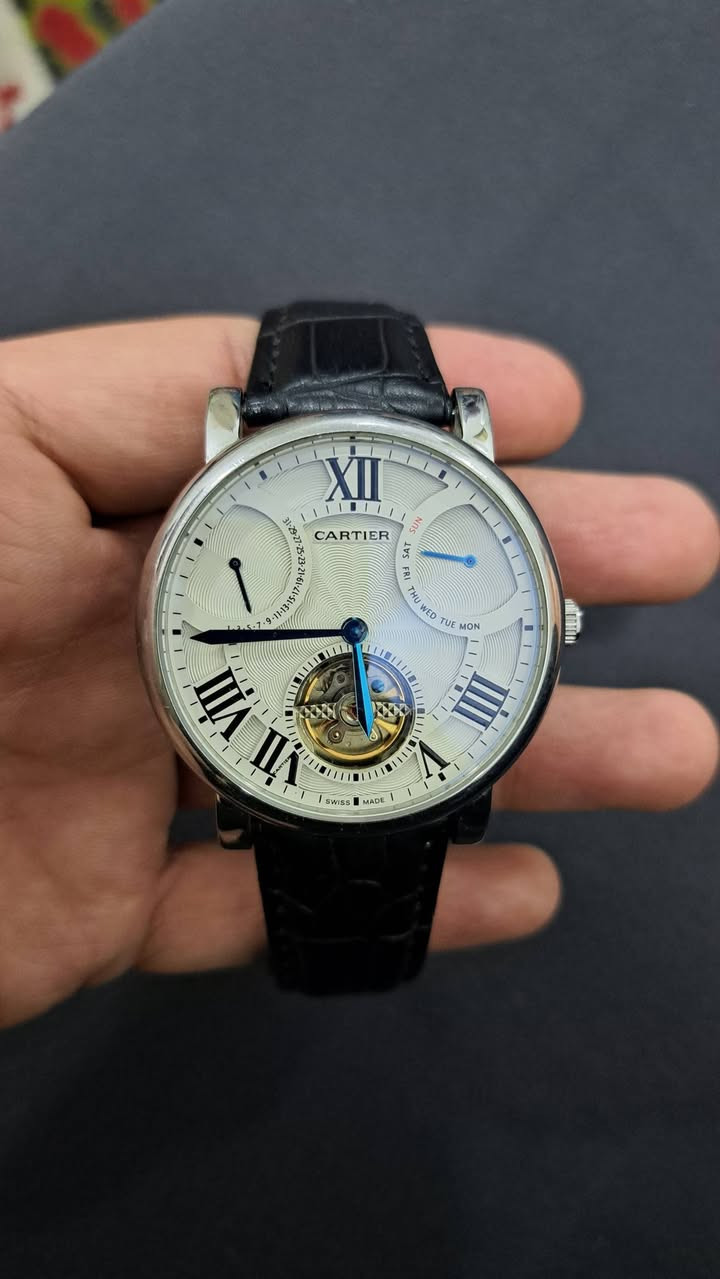 السلام عليكم
ساعه للبيع كلش نظيفه ماركه كاريتر 
اوتماتيك ضد المي


**إذا كنت صاحب هذا الإعلان وتريد حذفه لأي سبب، رجاءا أرسل رسالة إلى الدعم الفني**