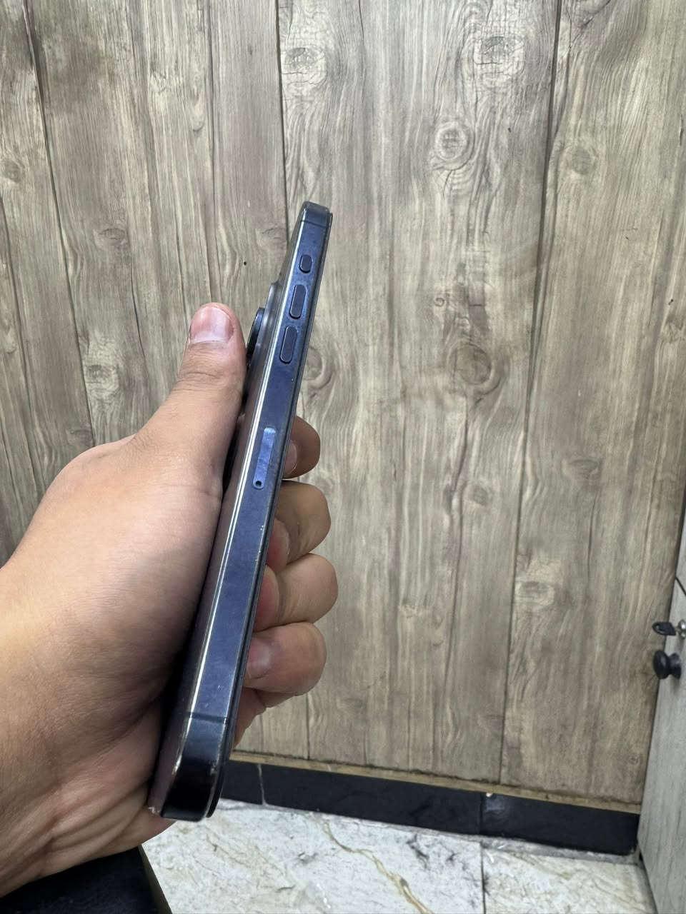 السلام عليكم عندي ايفون 15 pro max
مبدل شاشه بس جهاز نضيف ماستر بدون ملحقات جهاز نضيف فقط شاشه مبدل مكاني الشعب
سعره 800 وبي مجال 

*********** وات ساب
