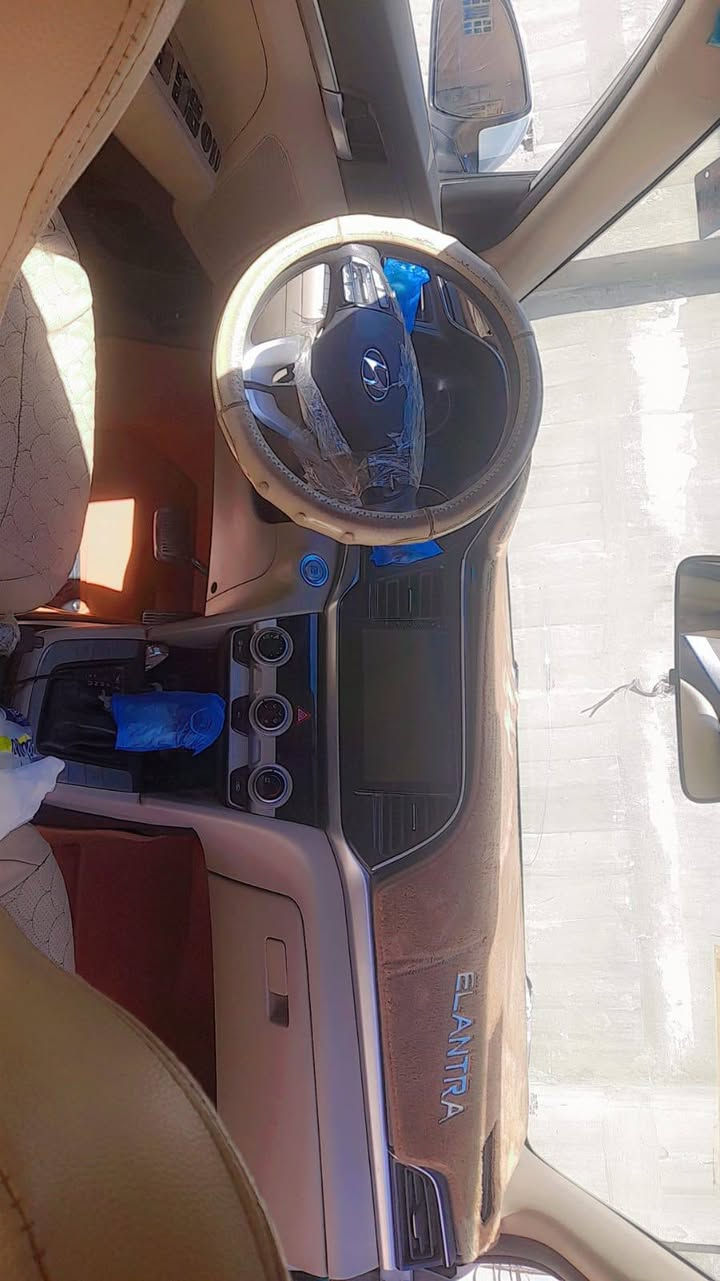 السلام عليكم
النترا 2020خليجي رقم بغداد انگليزي باسمي 
محرك 2000
تبريد قطعتين 
بصمة وفتحة بالقمارة 
حساسات خلفي وامامي وكامره 
مكفولة كفالة عامة من الصبغ والبارد والرصعات والشخوط
على ايدي من الزيرو ممفتوح بيها برغي عدا الدسكات والدهن والفلتر 
مكاني بغداد
الشراي يراسل عالوتساب فقط
 ***********
